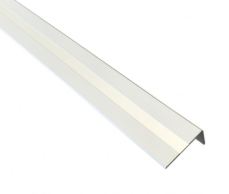 Trappeneser i matt aluminium. Velg lengde